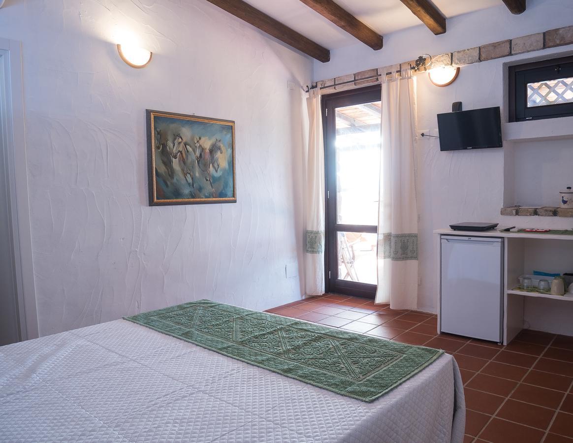 Antico Casale Del Poggio Hotel Capoterra Eksteriør billede